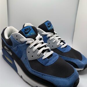 Nike Air Max Men's Black and Blue Sneakers